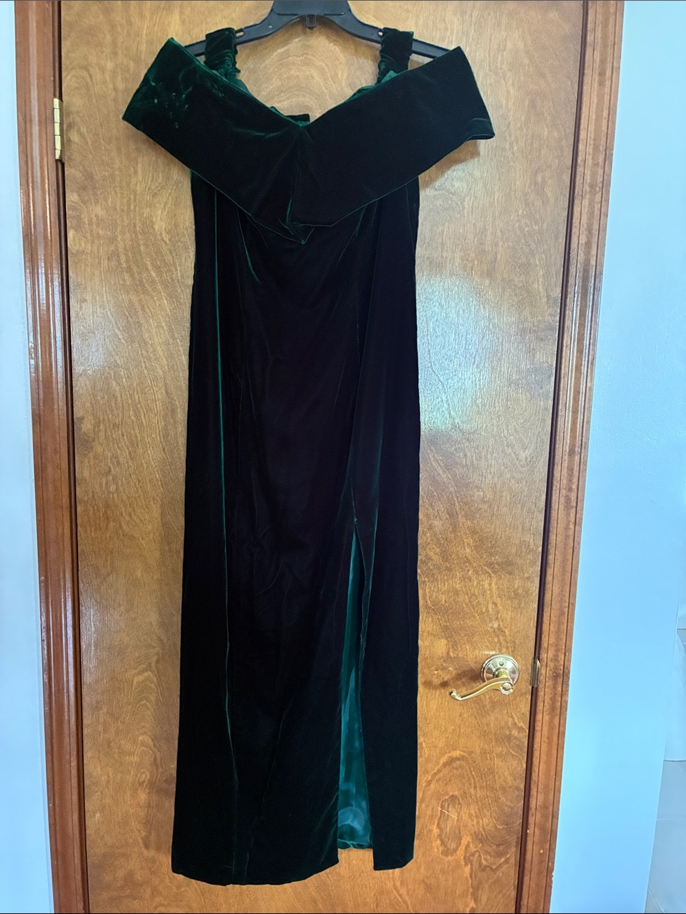 Women's Off-Shoulder Velvet Evening Dress in Dark Green Size Large